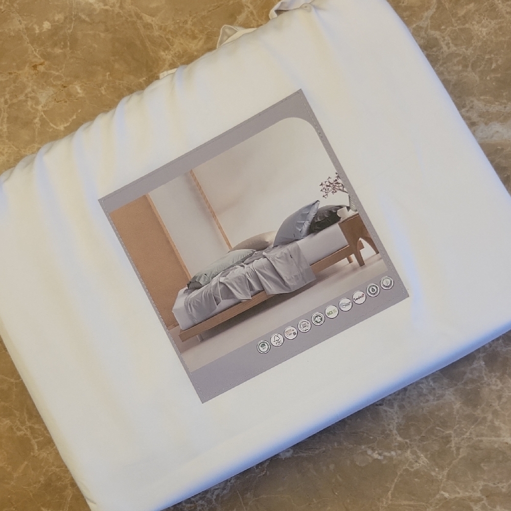 HB CLOUDLAND Elegant Queen 100% Bamboo Sateen White Bed Sheets. Hypo-allergenic - Picture 3 of 7